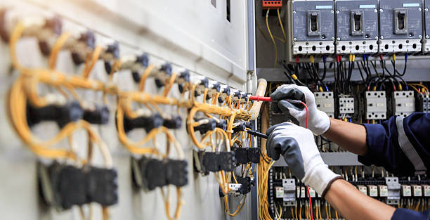 Professional Electrician technician working in Newton, IL